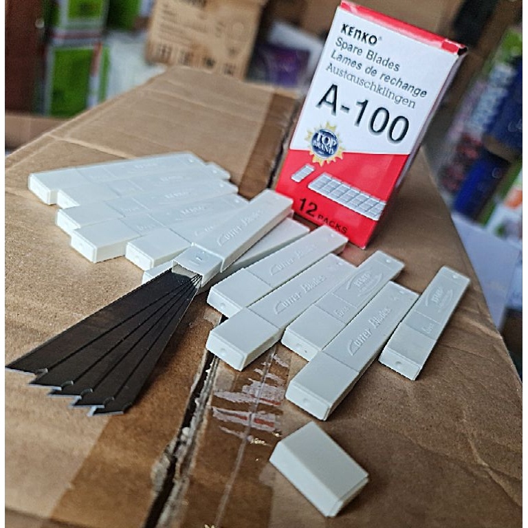 

KODE C82I HARGA GROSIR 1 BOX isi Refil Cutter KENKO Kecil A1