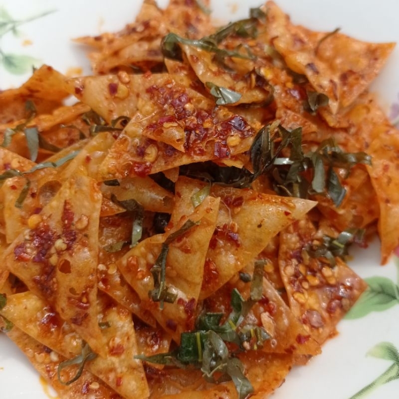 

CIKRUH BAROKAH 1kg Keripik Kripik Pangsit Goreng Daun Jeruk Bumbu Melimpah