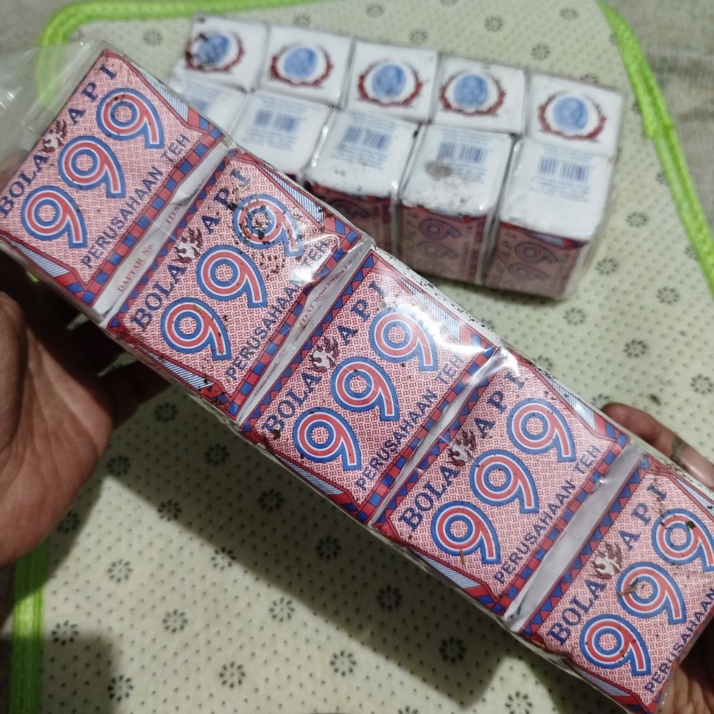 

Teh 999 Teh 999 Pekalongan Teh Tiga 999 isi 10 pcs Teh Tubruk Teh Nikmat