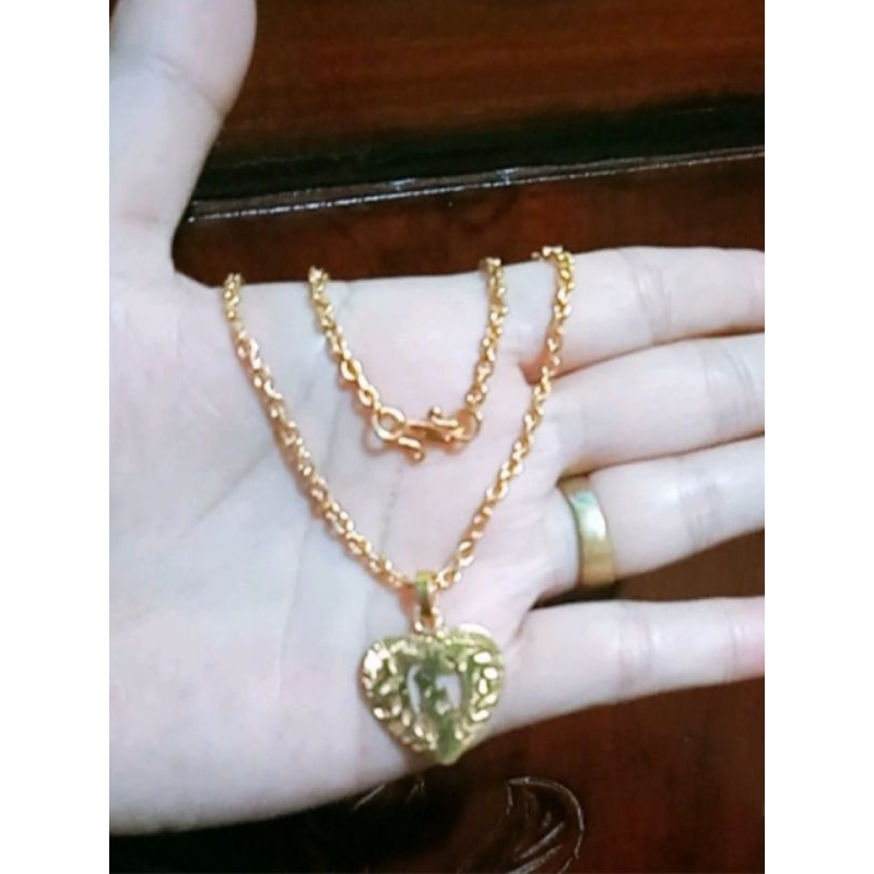 Kalung Medan Liontin Model Love Inisial Huruf Di Tengah (Bisa Custom Huruf)