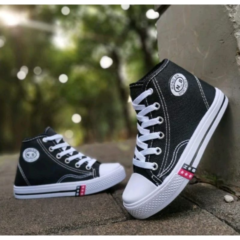 sepatu sekolah anak pria dan wanita NB hitam putih boot