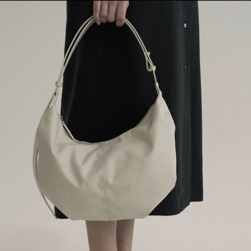 PRELOVED TAS HOBO NOTHING WRITTEN