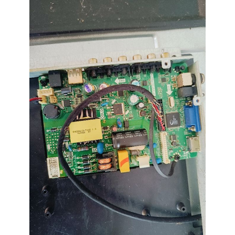 mainboard TV Ikedo 32 inch kondisi normal bonus tombol