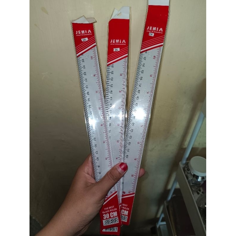 

Penggaris 30 cm