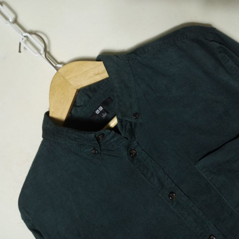 [Kemeja Uniqlo] Kemeja Corduroy Long Sleeve Shirt Polos Hijau Size L