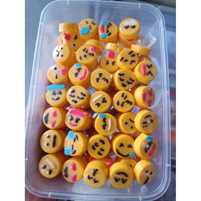 

Coklat Karakter mini emoticon isi 100pcs