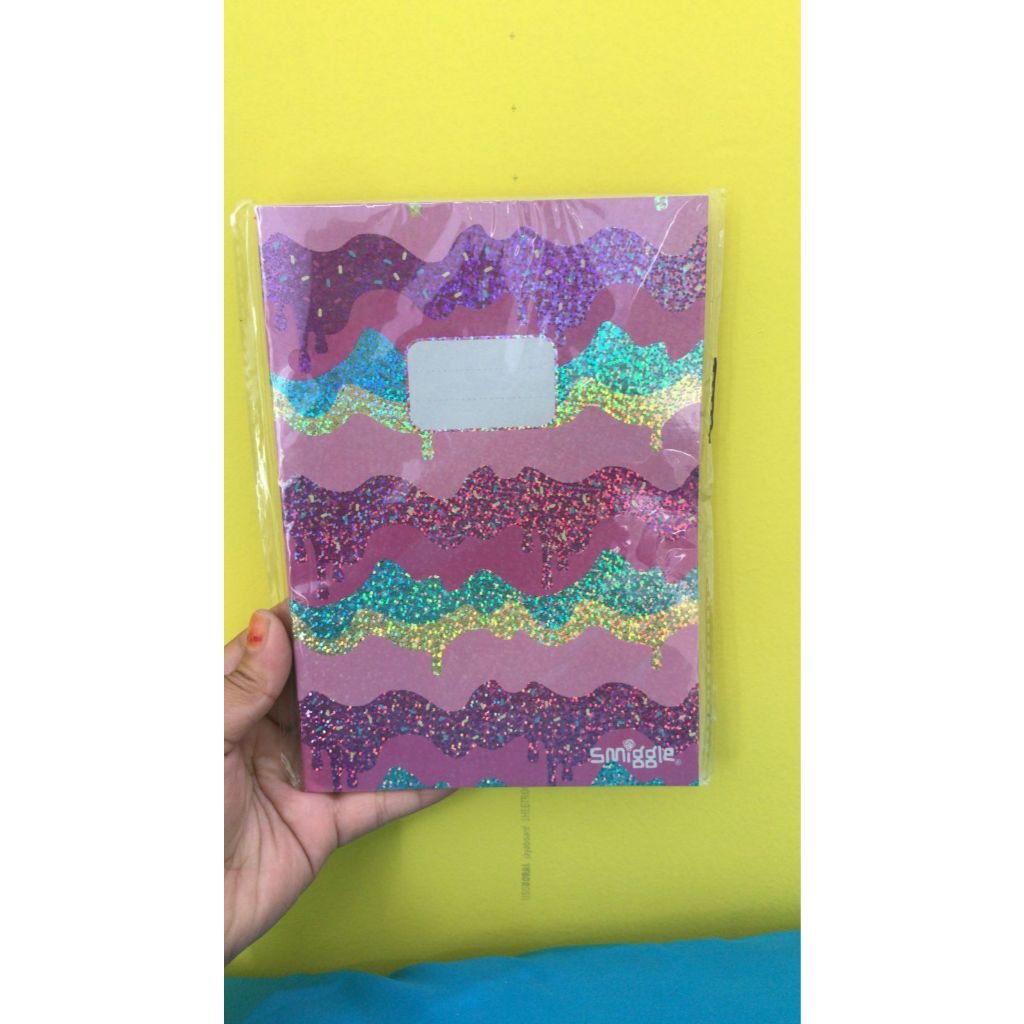 

SMIGGLE BOOK 64PAGES ( 32 SHEET )