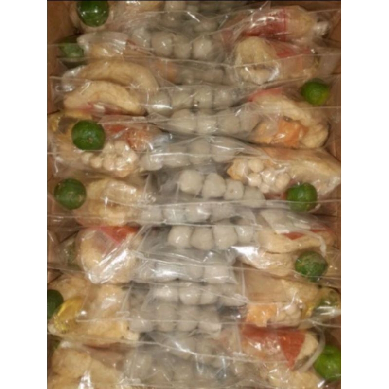 

Baso Aci 10 pcs komlit dengan tahu kering siomay saps kecap