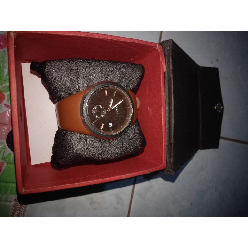 Preloved jam tangan guess non ori