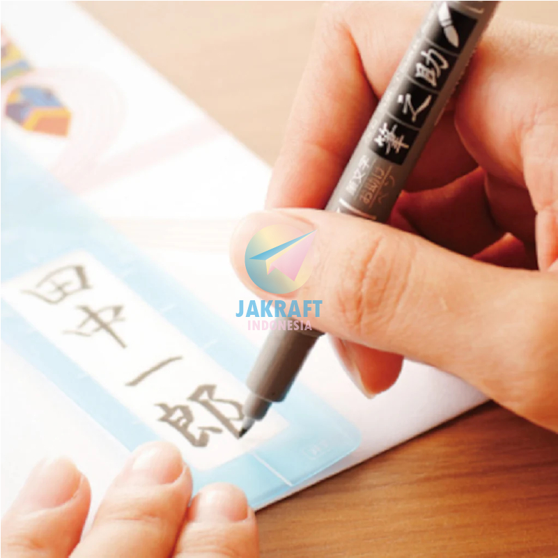 

(1 Pcs) Spidol Kuas Kaligrafi 2 Sisi TOMBOW Fudenosuke Dual Tip Calligraphy Brush Pen (Hitam / Black & Abu-abu / Grey) GCD-121 / WS-TBS