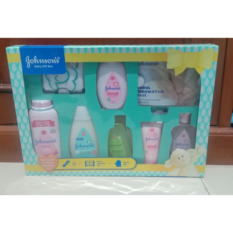 Johnson's baby gift set