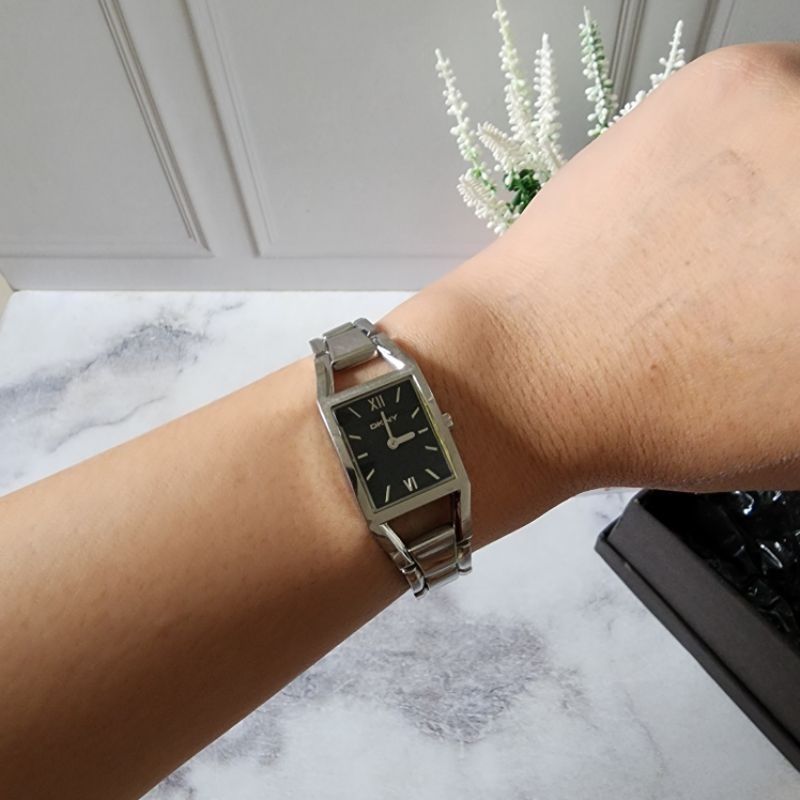Jam Tangan Wanita DKNY Strap Rantai Silver Original Preloved