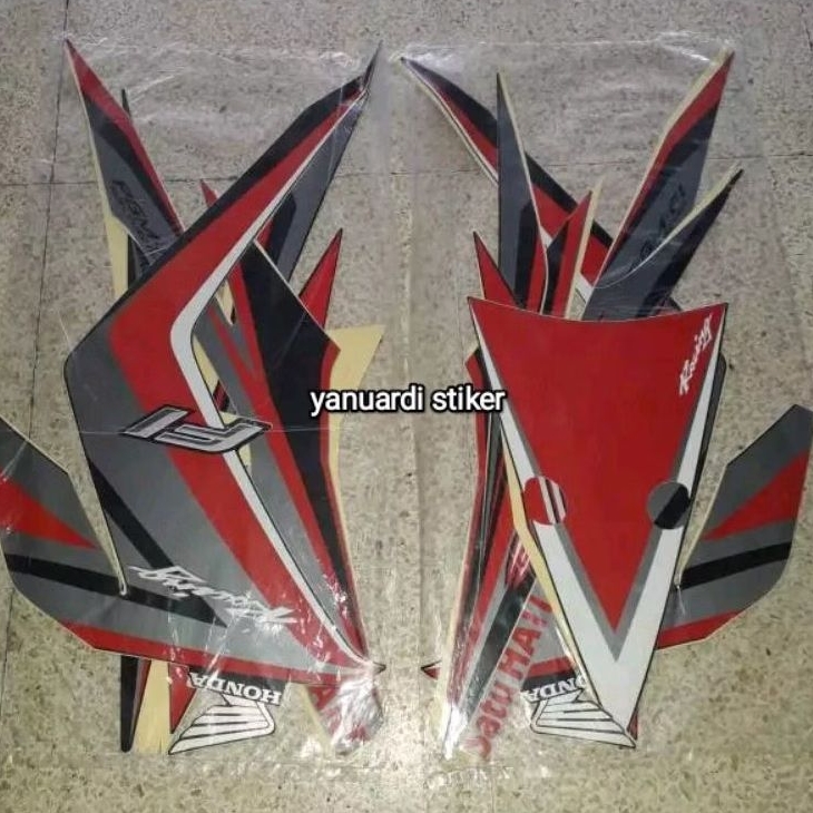 STRIPING STIKER LIST HONDA BLADE 125 FI TAHUN 2014 HITAM merah
