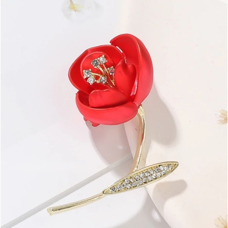 bros bentuk tangkai bunga mawar merah bros import