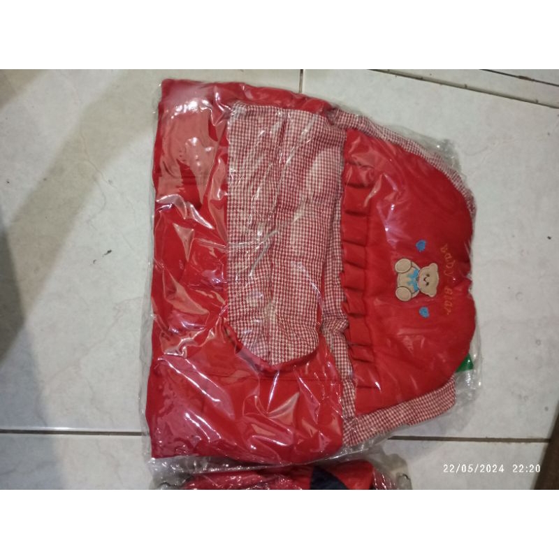 Gendongan Samping Bayi Baru Lahir ke samping/Gendongan samping newborn