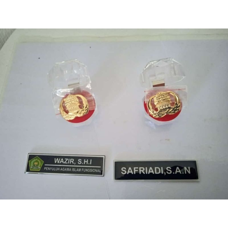 

name tag akrilik + pin asn