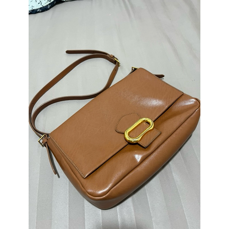Tas Charles And Keith selempang preloved