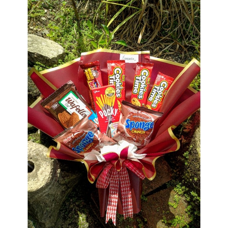 

BUKET SNACK/BUKET WISUDA/KADO WISUDA/HAMPERS/HADIAH CEWEK/BUKET JAJAN