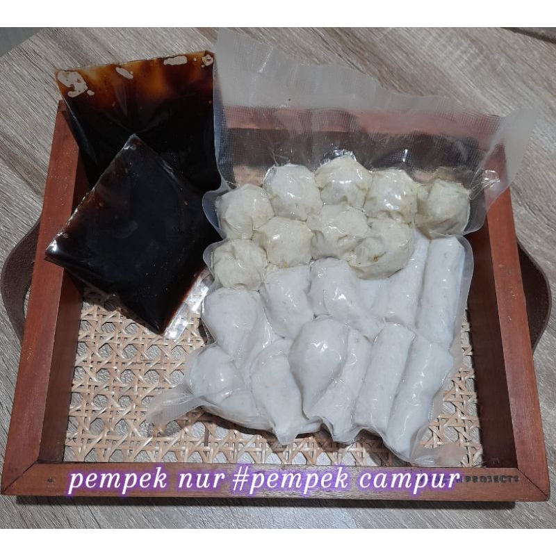 

live pempek campur/pempek nur
