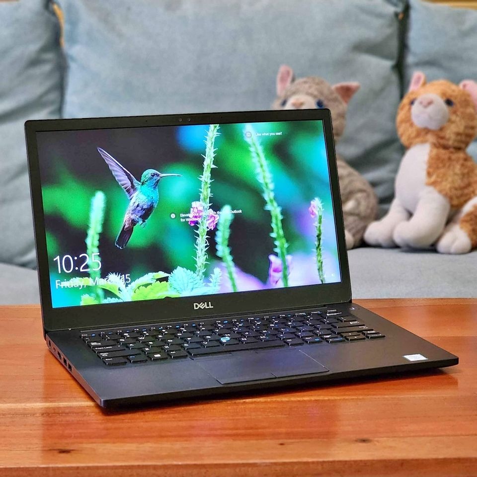 Laptop i7 Gen 8 DELL 7490 Touch Bezelless Mulus Like New