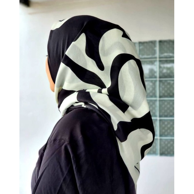 jilbab motif hitam putih