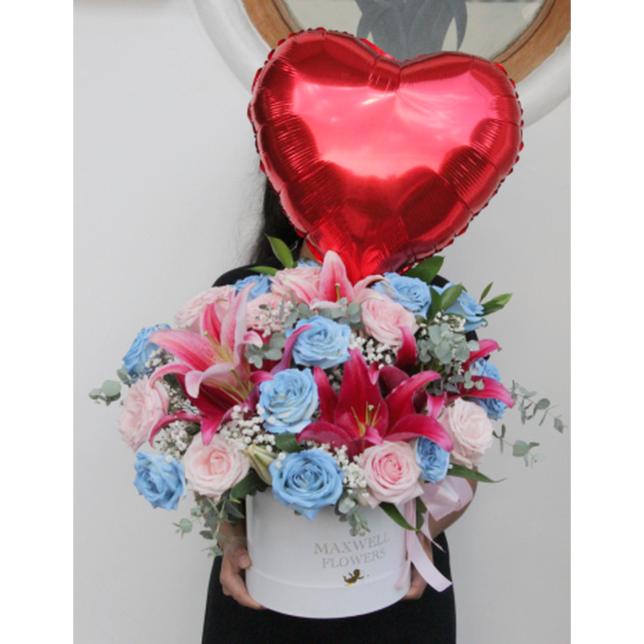 Rounded box fresh flowers roses maxwell flowers