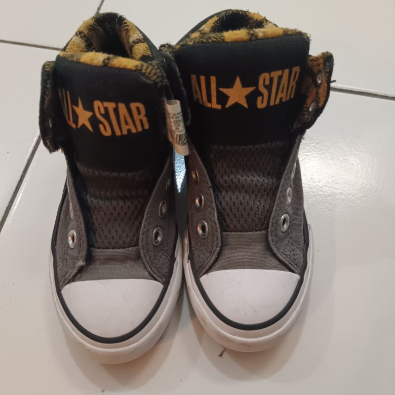 preloved sepatu converse anak