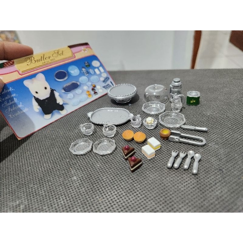 Sylvanian Family Butler Set (tanpa figur tanpa box)