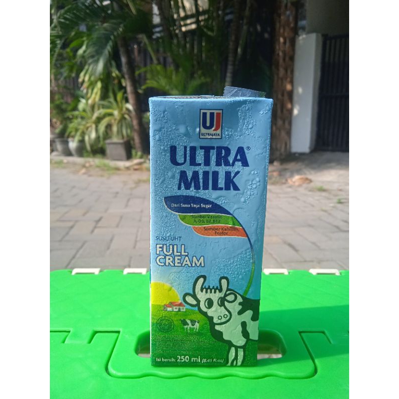 

Ultra Milk Full Cream Susu UHT 250 ml