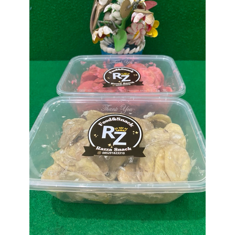 

Paket Hemat 2 box @250gram total (500gram) Mix Rasa STROWBERY dan THIRAMISU Keripik Pisang Lumer