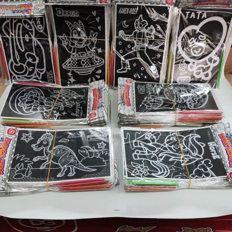 

Isi 20 pcs mainan anak jadul buku gosok lidi (stick) hitam putih Black & White ukuran 17 x 11 cm