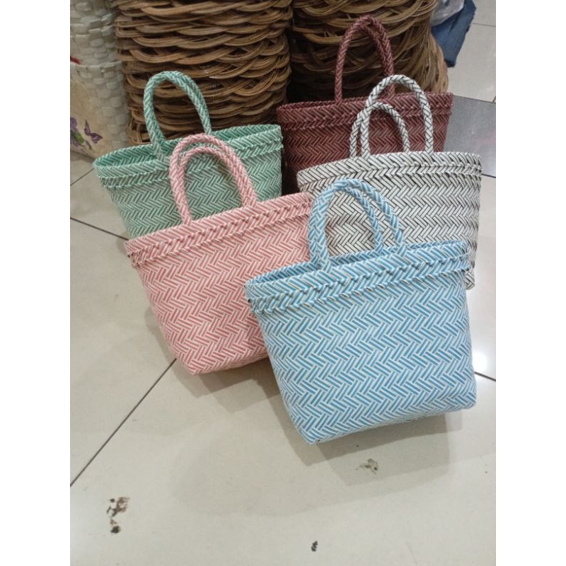 

tas anyaman bahan premium ukuran mini isi 1 pcs terlaris dan termurah