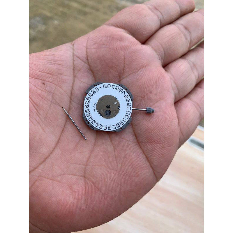 Mesin jam tangan original miyota GR12 1s13 tanggal samping