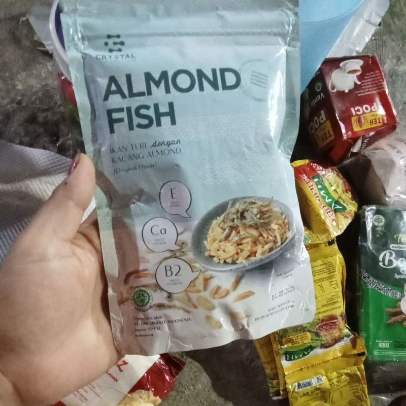 

crystal almond fish 80g