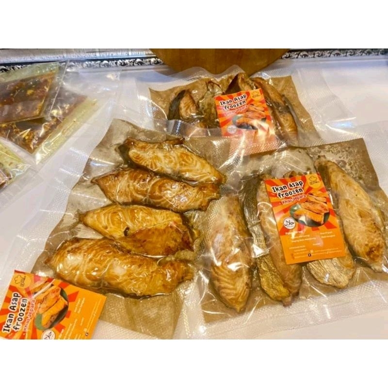 

Ikan asap manyung khas ikan panggang rendah lemak daging ikan manyung isi 4 potong Frozen food makanan sehat tinggi protein ikan asap oleh oleh khas Jepara
