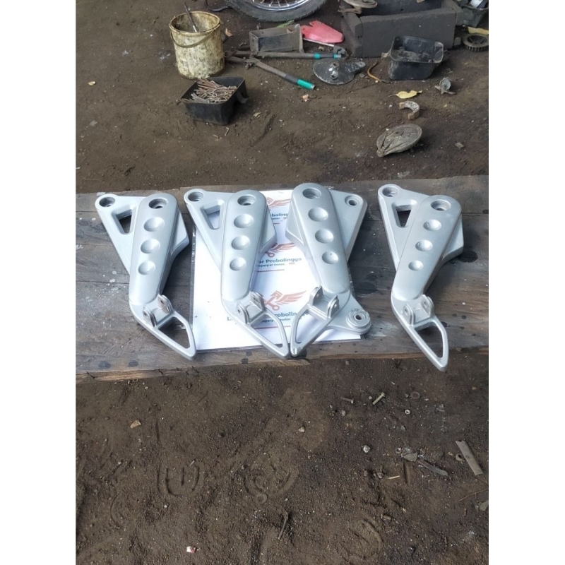 Postep Fostep Foot Step Pijakan Belakang Kawasaki Blitz Kaze R Original