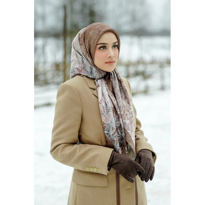 Disney's Frozen Buttonscarves Square - Wood