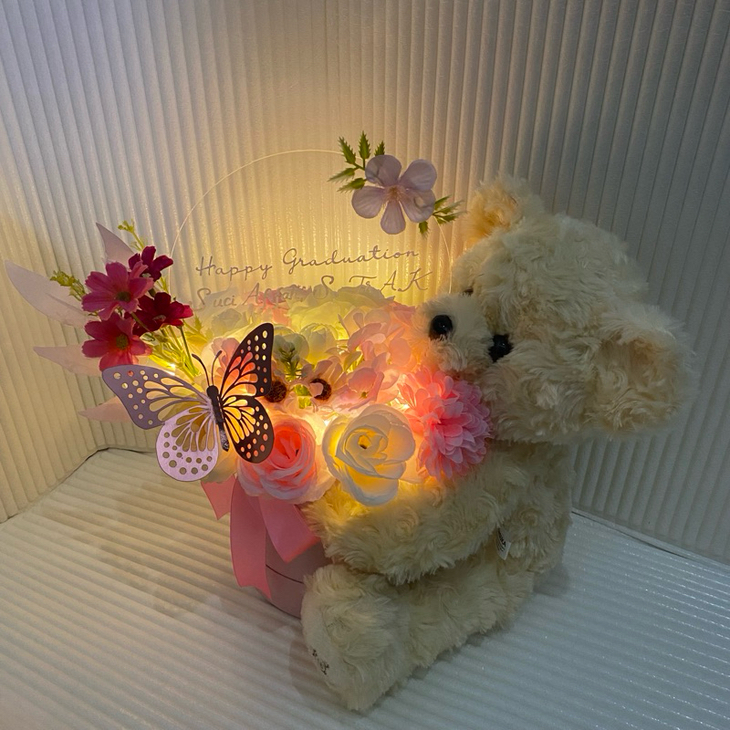 

Bloom box hug | bloom box | boneka box | bloom box boneka