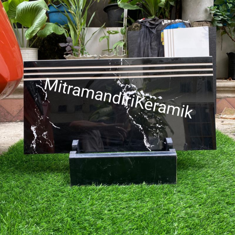 Pijakan Granite Tangga 30x60 ARCELIO BLACK/GLOSSY