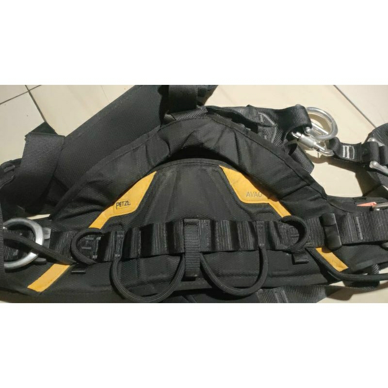 full body harnes avao bot petzl second