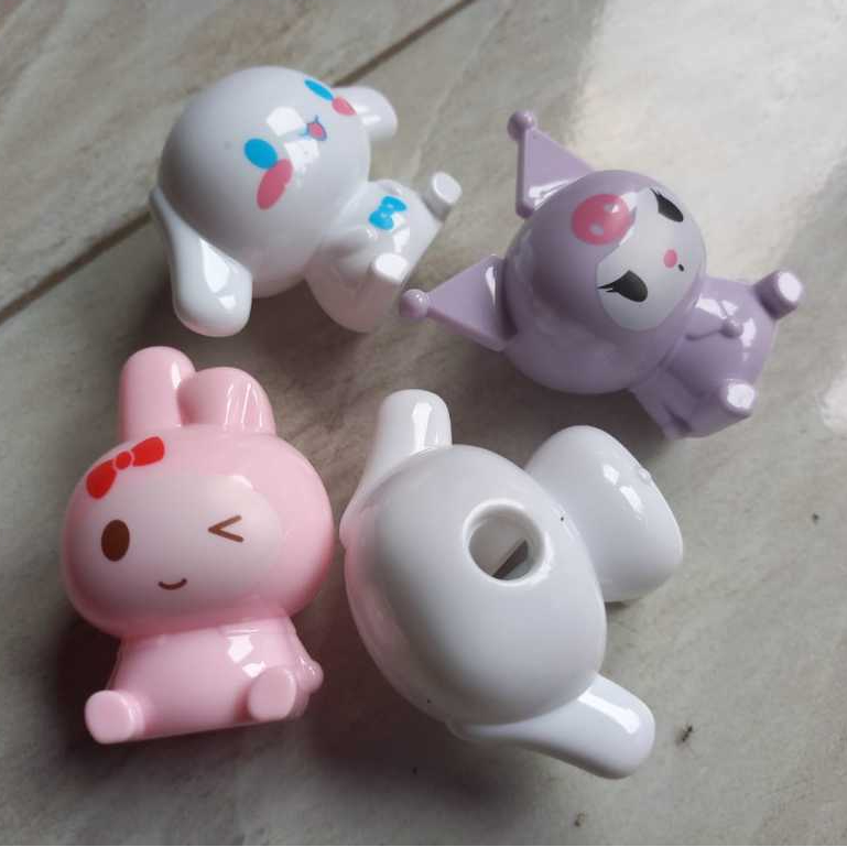 

Rautan Kuromi Sanrio Melody Cinnamonroll Kotak Serutan Pensil