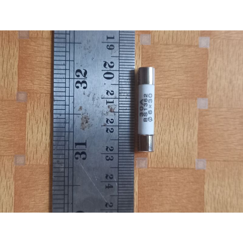 fuse besar 30a 6x30