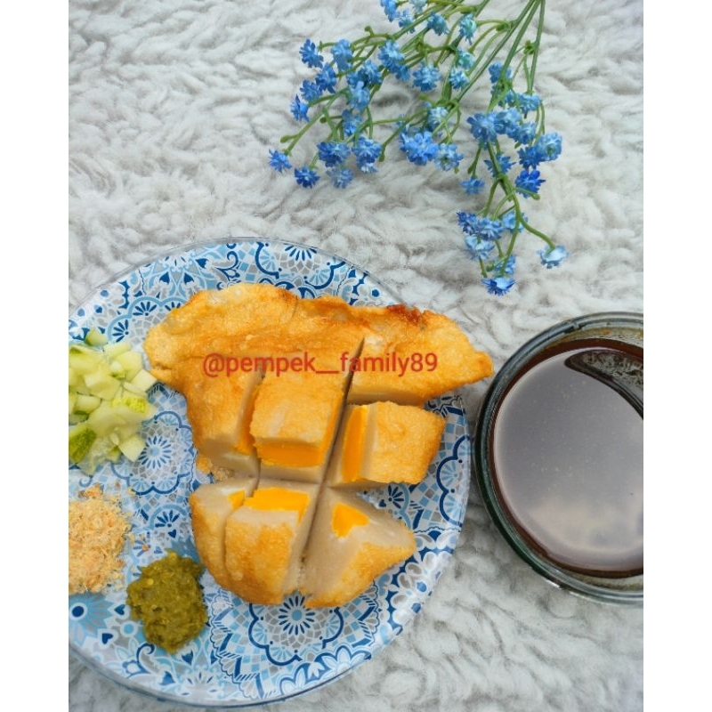 

Pempek Frozen / Pempek Vacuum / Pempek Kapal Selam Telur Utuh + Cuko Hitam