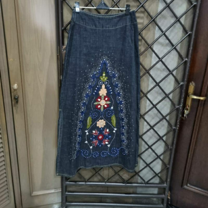 Rok jeans biru dongker