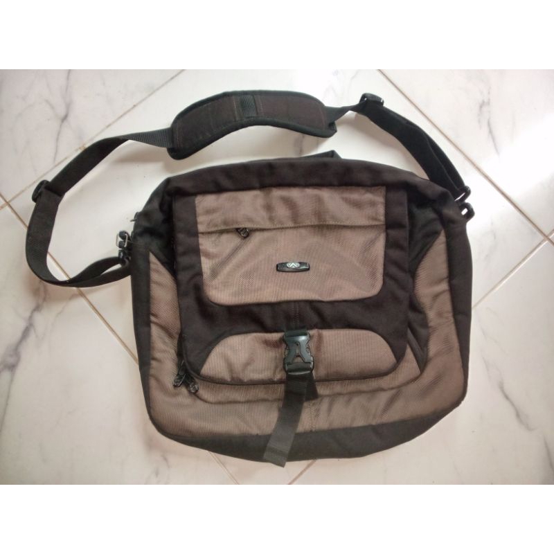 Tas Eiger jadul masih logo lama