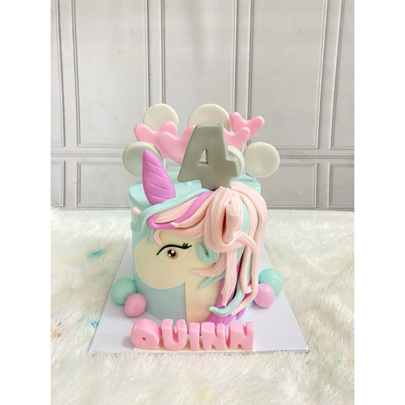 

custom cake unicorn