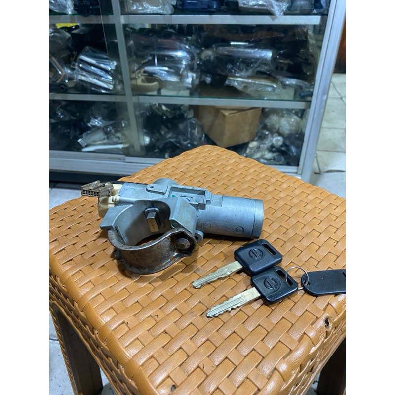 Kunci kontak Mobil NISSAN LIVINA Barang original copotan