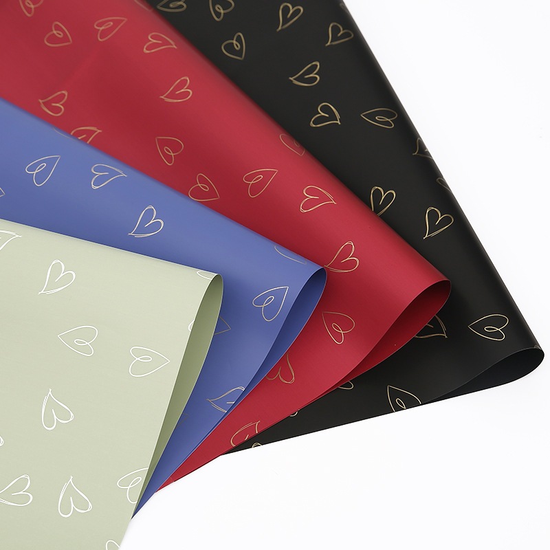 

(5 LEMBAR) Cellophane motif love solid / kertas wrapping flower motif hati