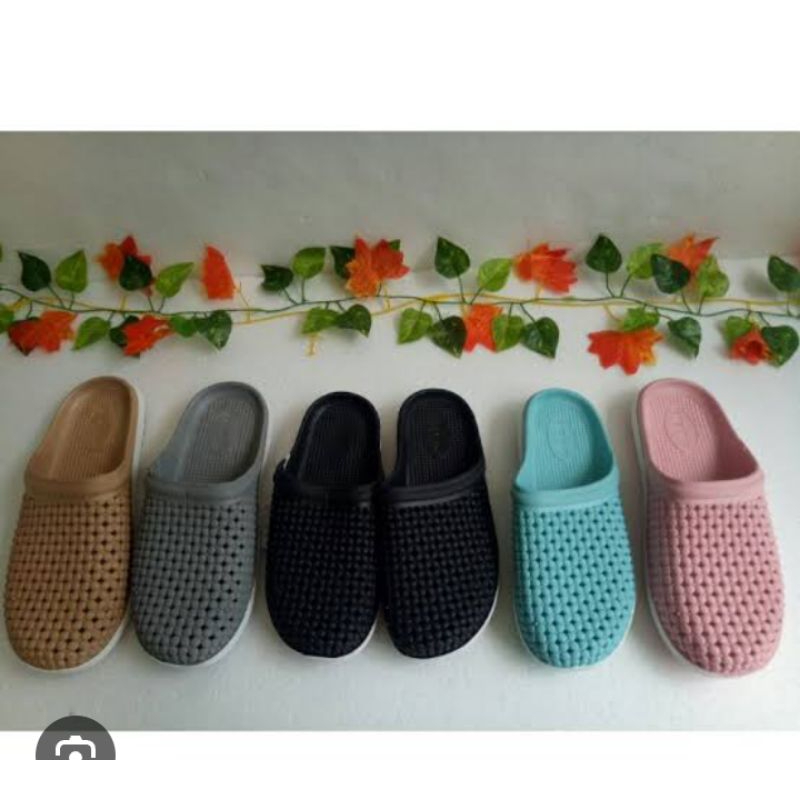 sandal slop karet untuk wanita dewasa shevano