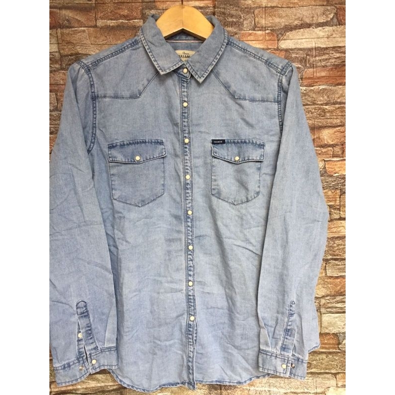 Kemeja denim Pull & Bear Basic Collection
